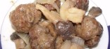 Mandonguilles amb ceba i bolets
