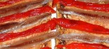 Pa de pagès torrat amb pebrot escalivat i anxoves