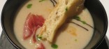 Crema d’all i farigola, torrada, pernil i rovell d'ou