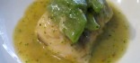 Lluç amb sopa d’espàrrecs blancs i mongeta verda