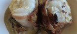 Rap rostit amb cansalada fumada i crema de trompetes de la mort