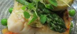 Lluç al forn amb verdures saltejades