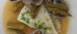 Turbot amb suquet de cloïsses i espàrrecs verds