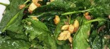 Amanida freda d'espinacs, kiwi i fruits secs