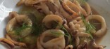 Calamars amb salsa picant i patates