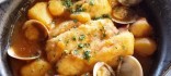 Cassoleta de bacallà amb patates i cloïsses