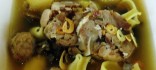 Escudella de fredolics amb galets i pilota