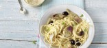 Espaguetis amb carxofes i olives