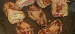 Filet de vedella a la planxa amb rovellons gratinats al forn