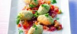 Nyoquis amb herbes i salsa de gaspatxo