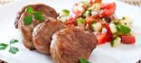 Medallons de porc amb salsa de colors