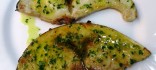Peix espasa o emperador a la planxa amb emulsió d'all i julivert