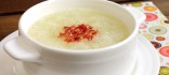 Sopa freda de meló, amb encenalls de pernil