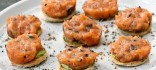 Tartar de salmo amb les seves torradetes