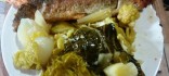 Verdura variada bullida amb truita de riu